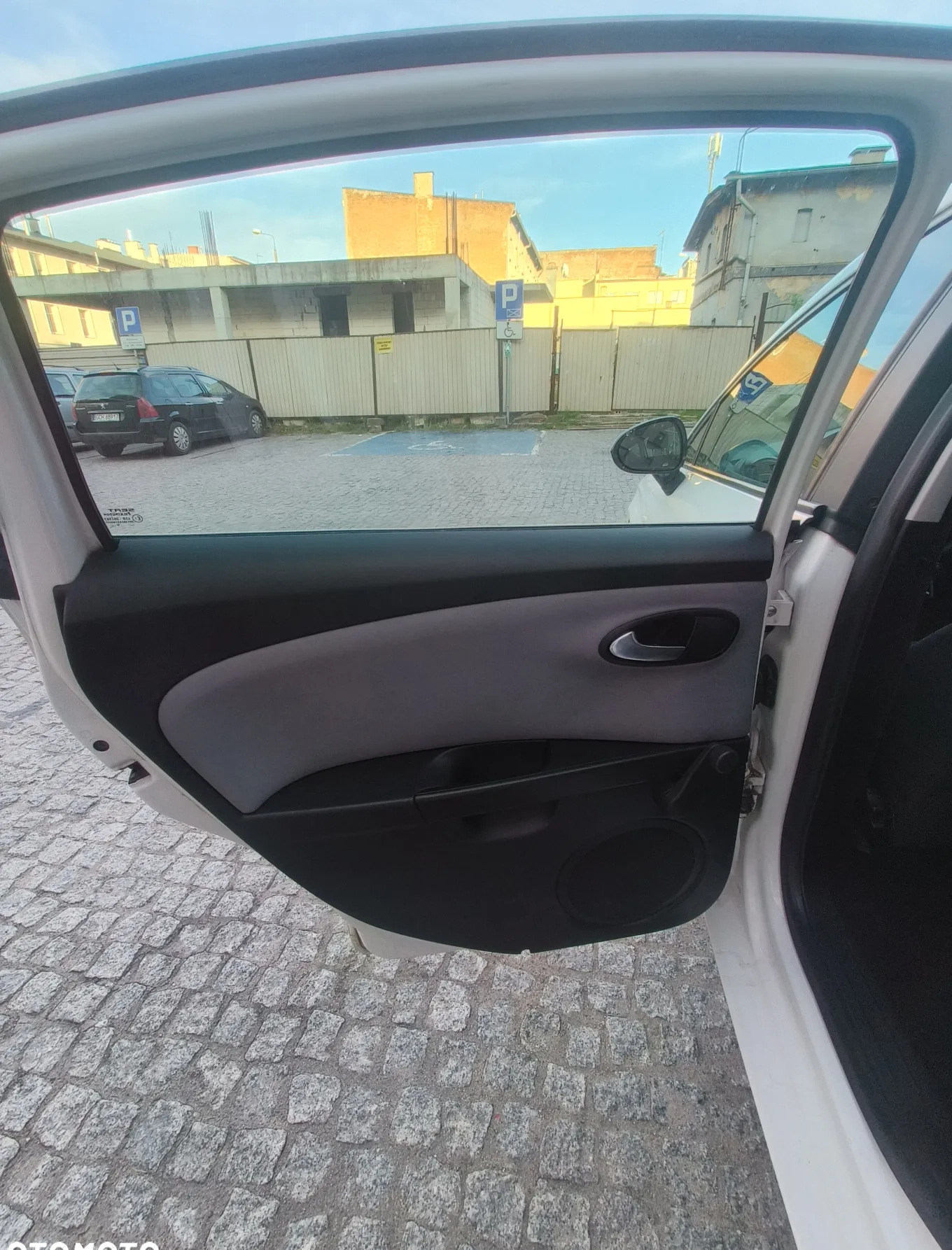 Seat Leon cena 17399 przebieg: 235000, rok produkcji 2010 z Chojnice małe 529